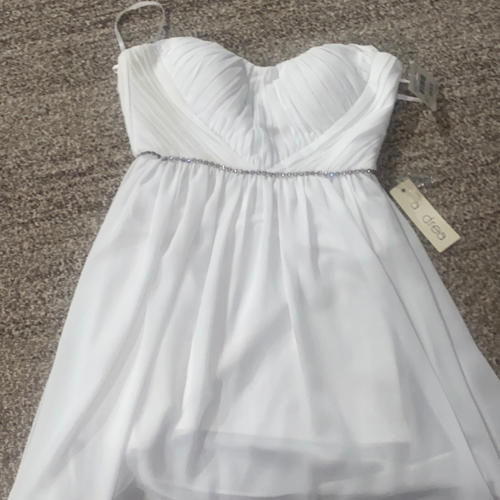 WHITE STRAPLESS DRESS NWT